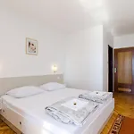 Mediterranes Mit Meerblick, Grill - Ab 14 Tagen Aufenthalt Eine Gratis Bootsfahrt * Novi Vinodolski