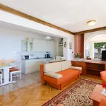 Mediterranes Mit Meerblick, Grill - Ab 14 Tagen Aufenthalt Eine Gratis Bootsfahrt Apartament Novi Vinodolski