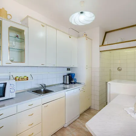 Apartment Mediterranes Mit Meerblick, Grill - Ab 14 Tagen Aufenthalt Eine Gratis Bootsfahrt Novi Vinodolski